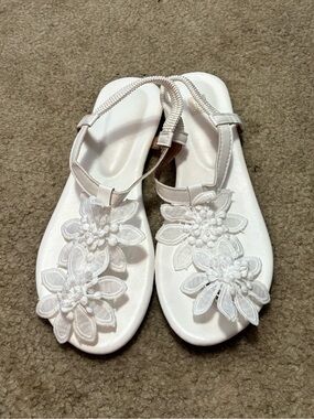 Women's White Floral T-Strap Sandals